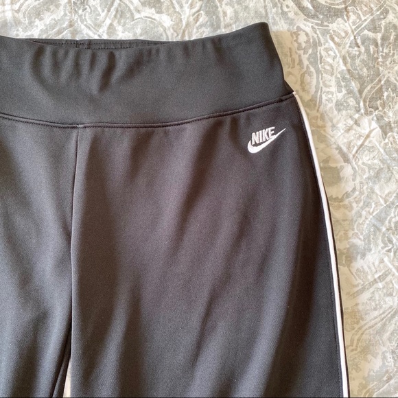 Nike Pants - NIKE Cropped Athletic Pant Black White Small